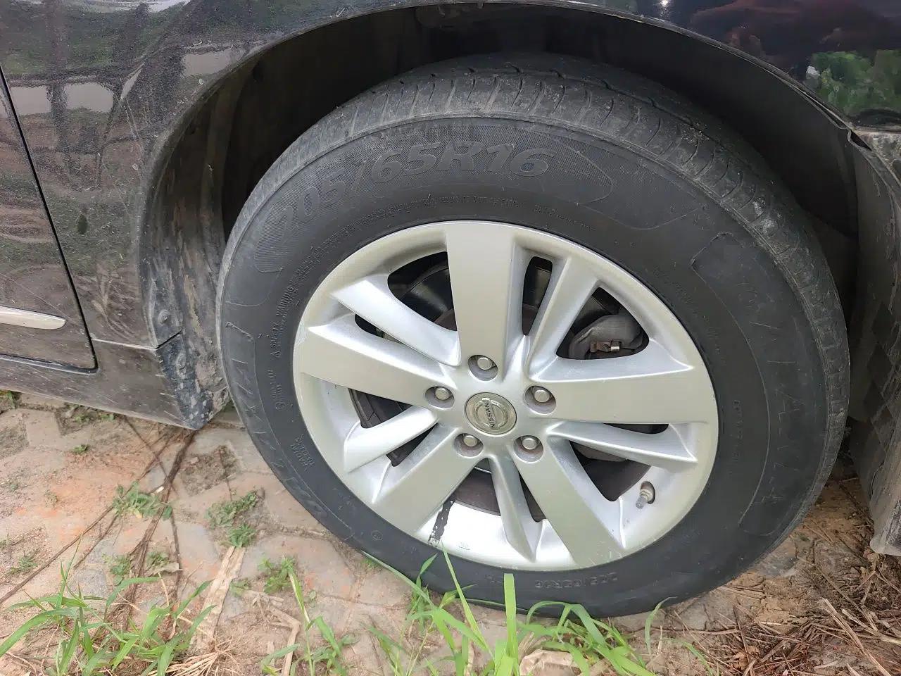 Nissan Teana 2011 2.0L XL Comfort Edition — миниатюра 8