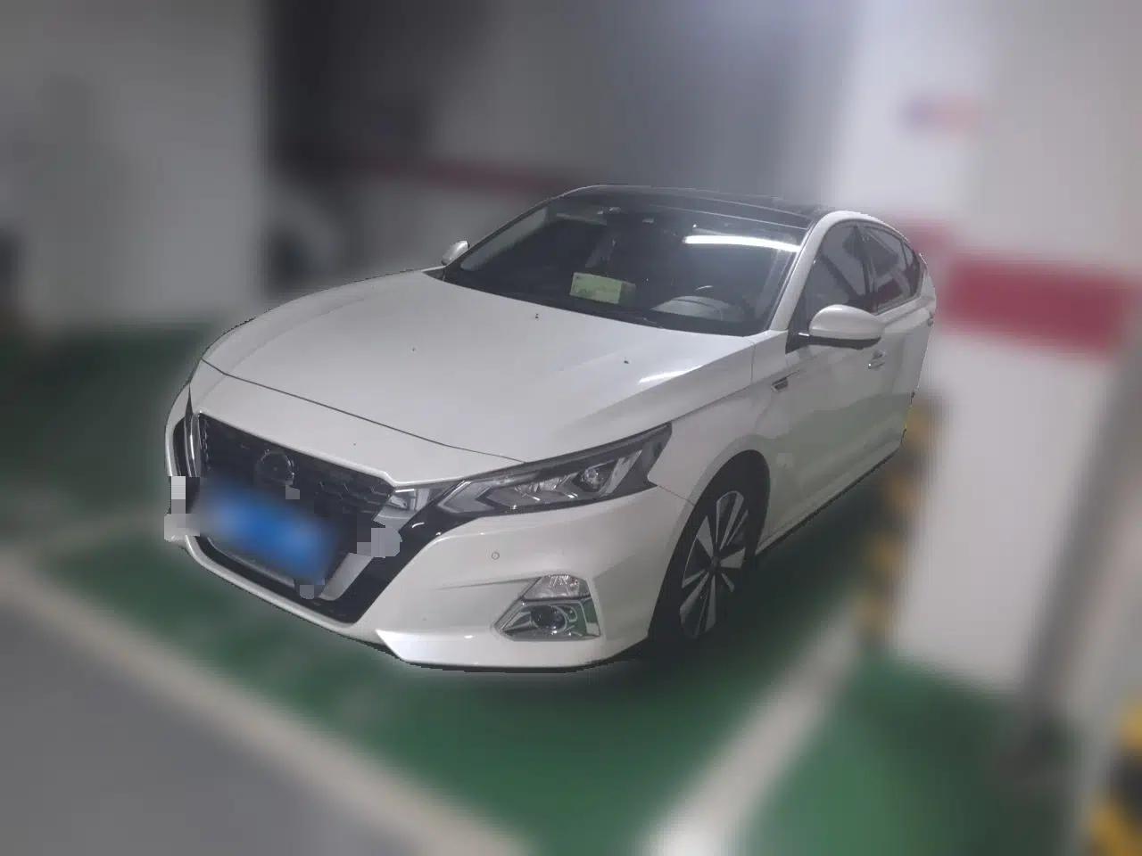 Nissan Teana 2021 2.0L XL Upper AD1 Smart Drive & Navigation Edition — миниатюра 1