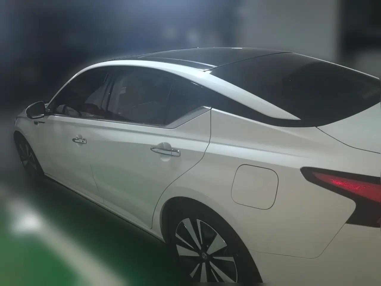 Nissan Teana 2021 2.0L XL Upper AD1 Smart Drive & Navigation Edition — миниатюра 4