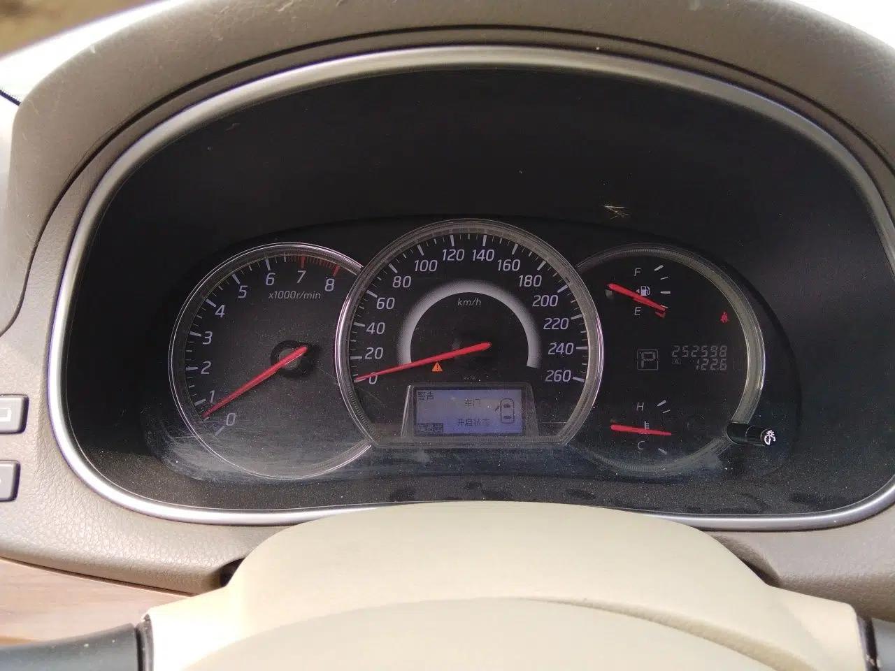 Nissan Teana 2011 2.5L XL Glory Edition — миниатюра 11