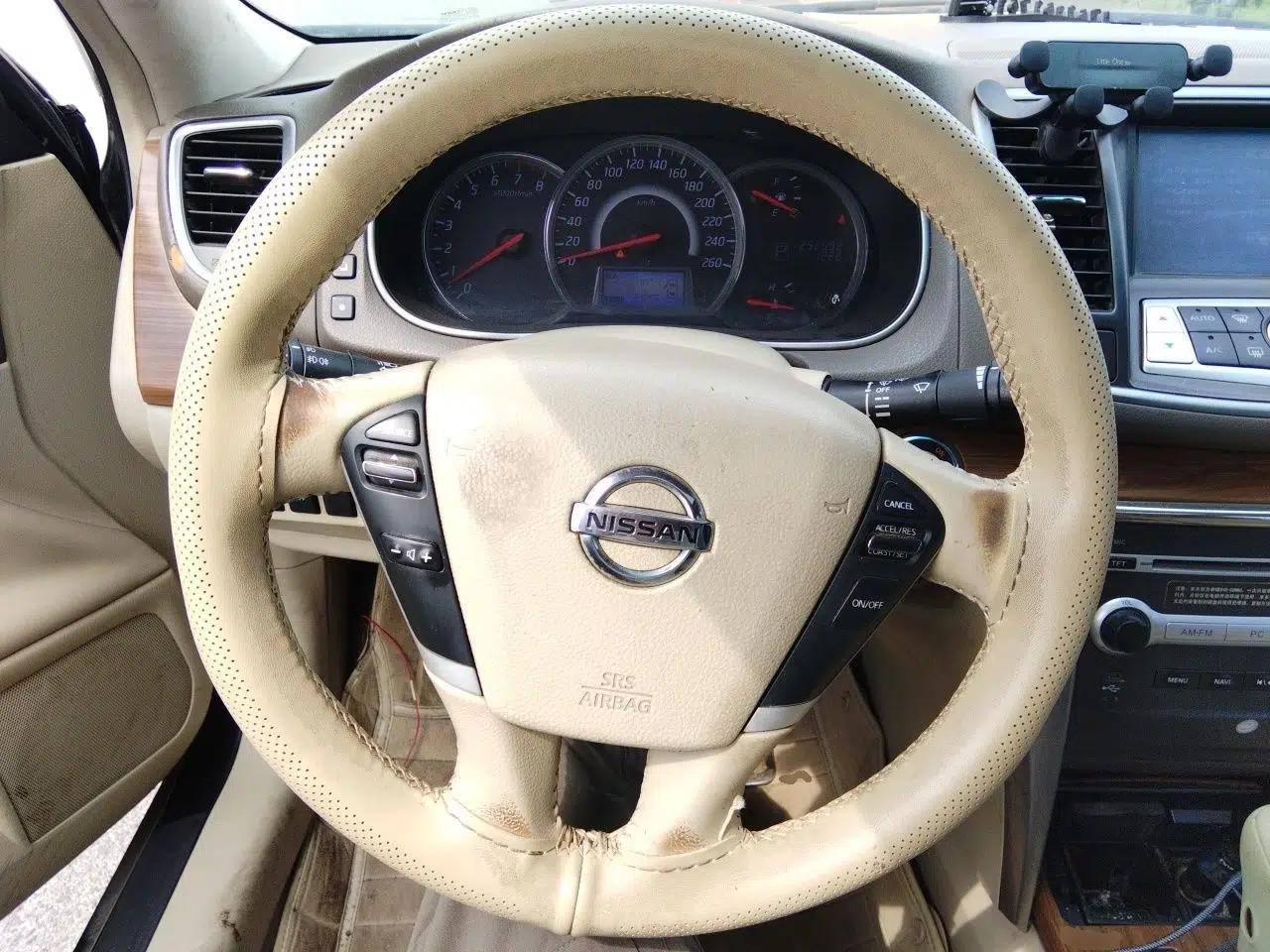 Nissan Teana 2011 2.5L XL Glory Edition — миниатюра 10