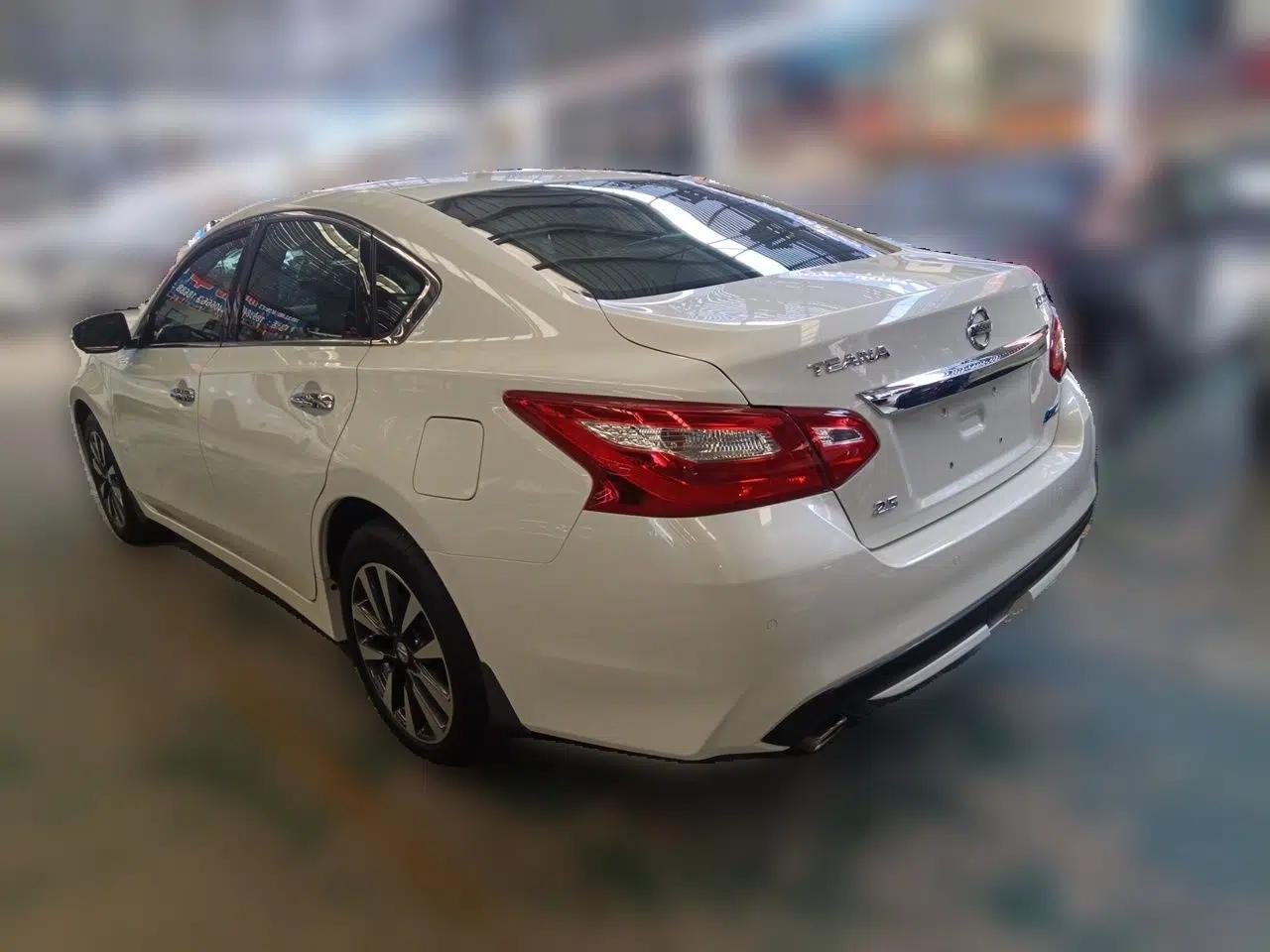 Nissan Teana 2016 2.5L XL-UpperNAVI Tech Prestige Edition — миниатюра 4