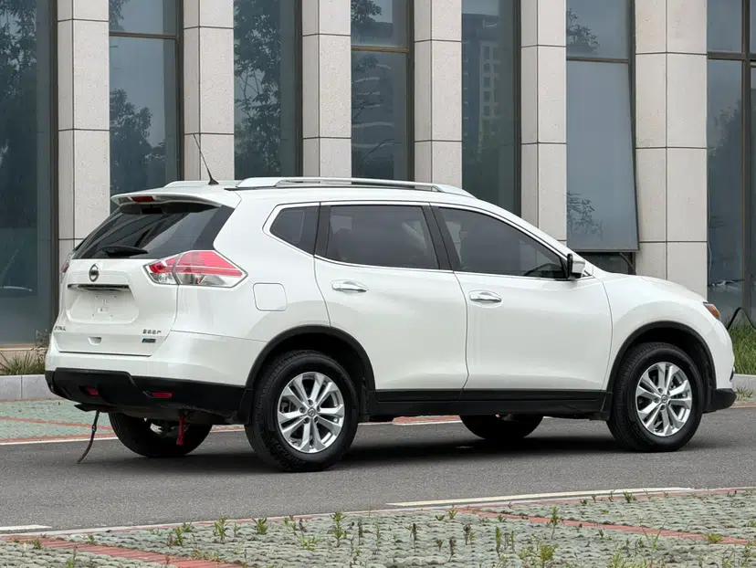Nissan X-Trail 2014 2.0L CVT Comfort Edition 2WD — миниатюра 5