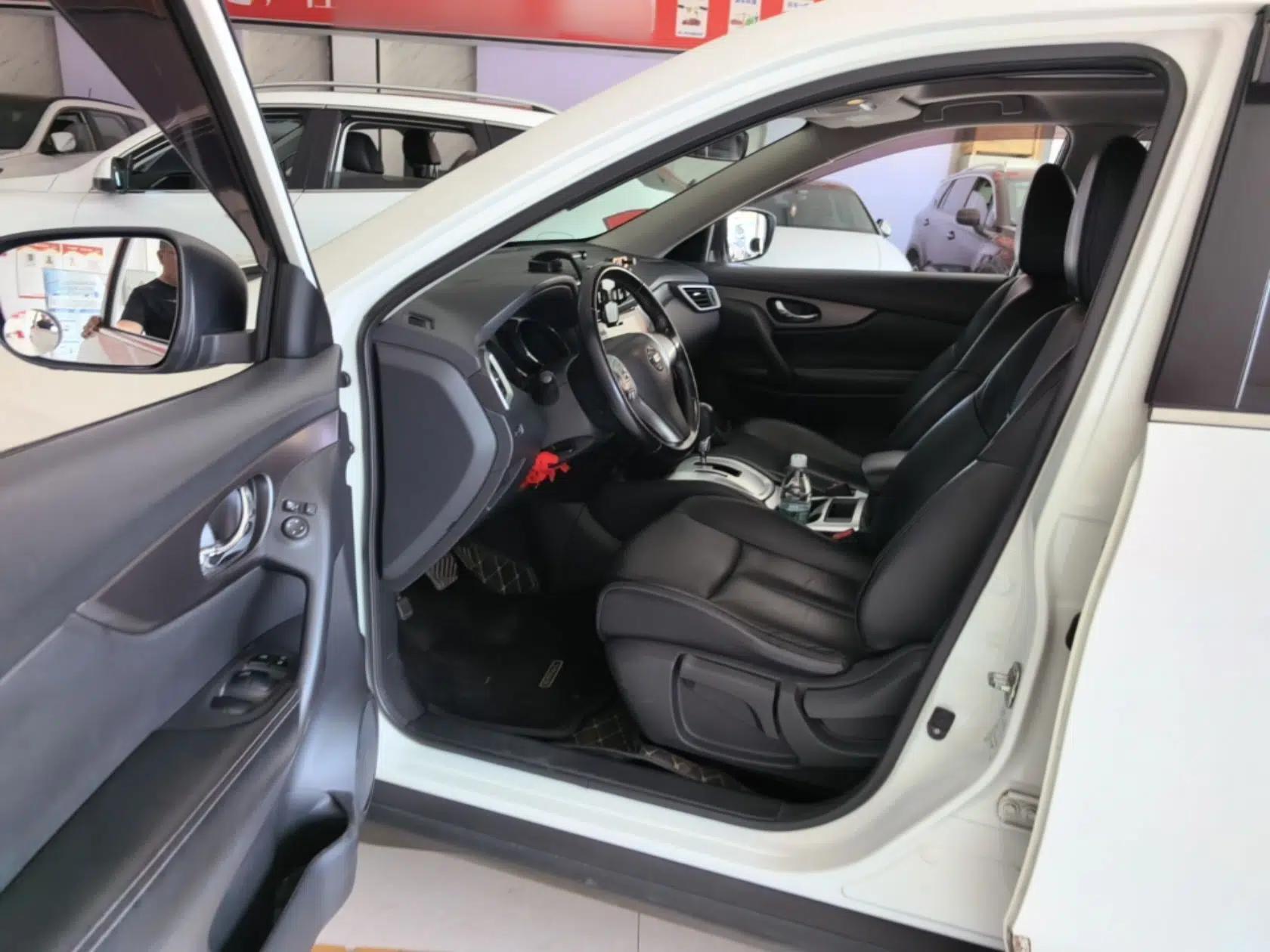 Nissan X-Trail 2014 2.0L CVT Comfort Edition 2WD — миниатюра 23