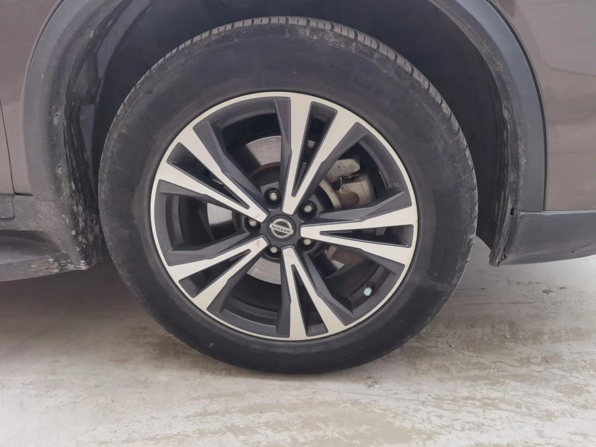 Nissan X-Trail 2017 2.5L CVT 7-Seater Leading Edition 4WD — миниатюра 8