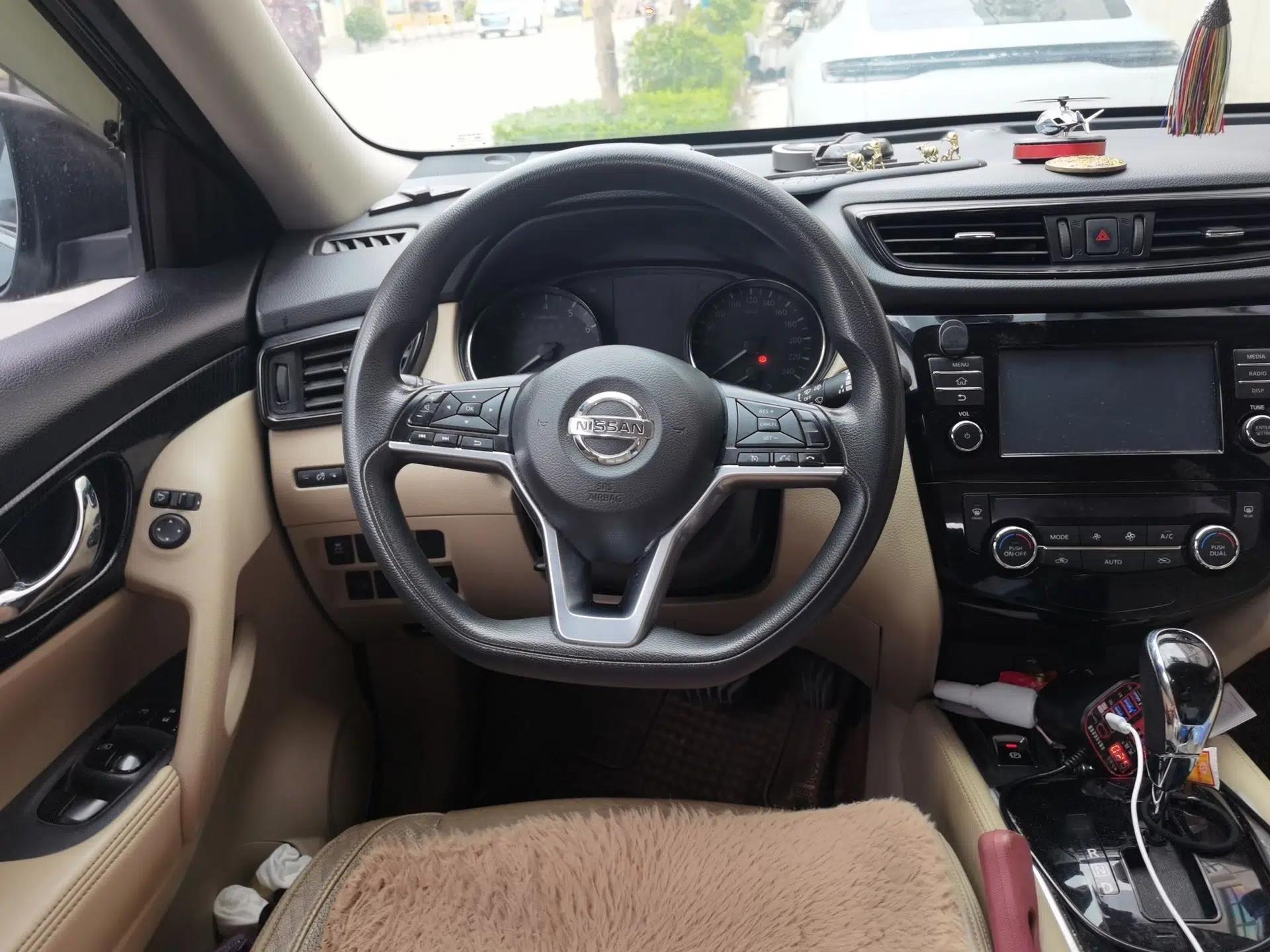 Nissan X-Trail 2017 2.5L CVT 7-Seater Leading Edition 4WD — миниатюра 10