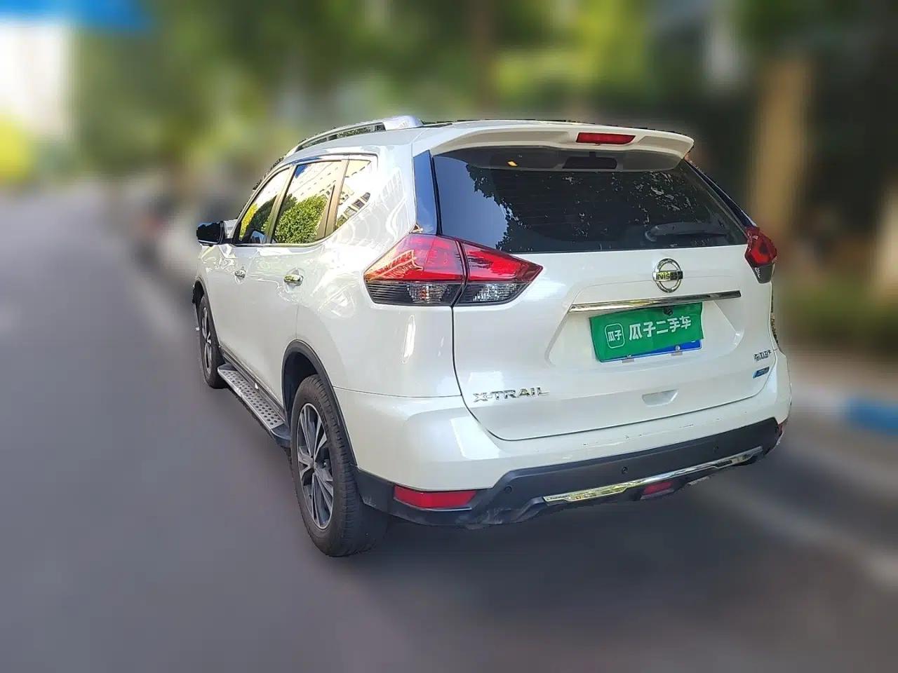 Nissan X-Trail 2017 2.5L CVT Leading Edition 4WD — миниатюра 4