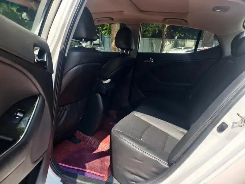 Kia K5 2012 2.0L Automatic DLX — миниатюра 7