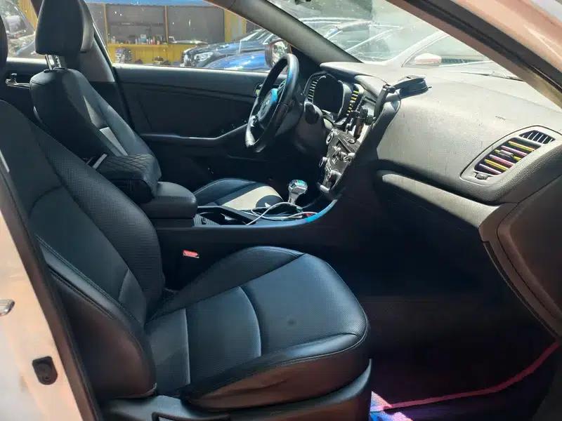 Kia K5 2012 2.0L Automatic DLX — миниатюра 8