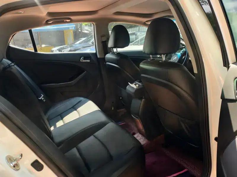Kia K5 2012 2.0L Automatic DLX — миниатюра 9
