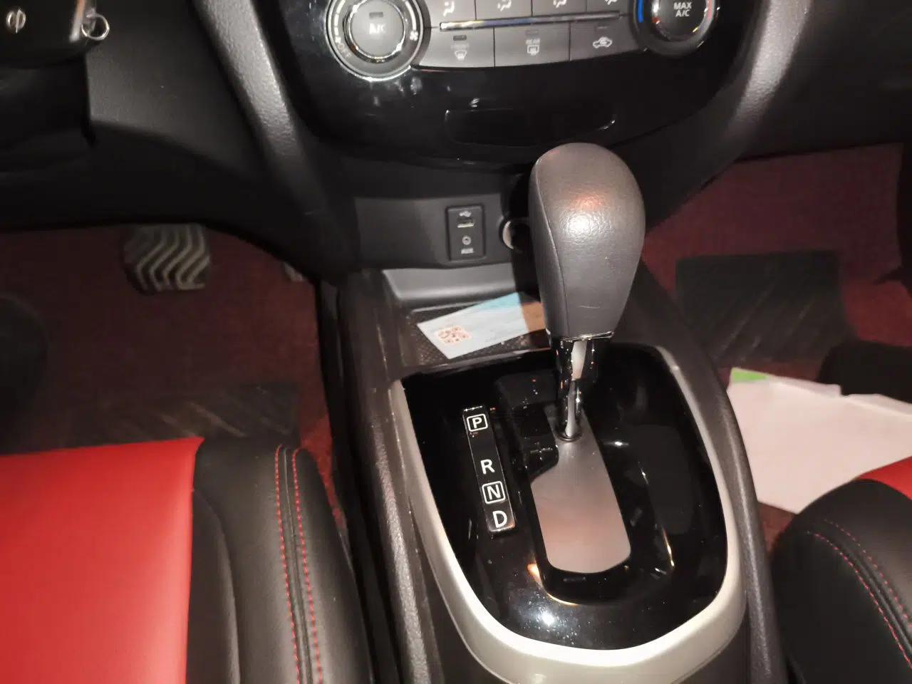 Nissan Qashqai 2016 2.0L CVT Elite Edition — миниатюра 11