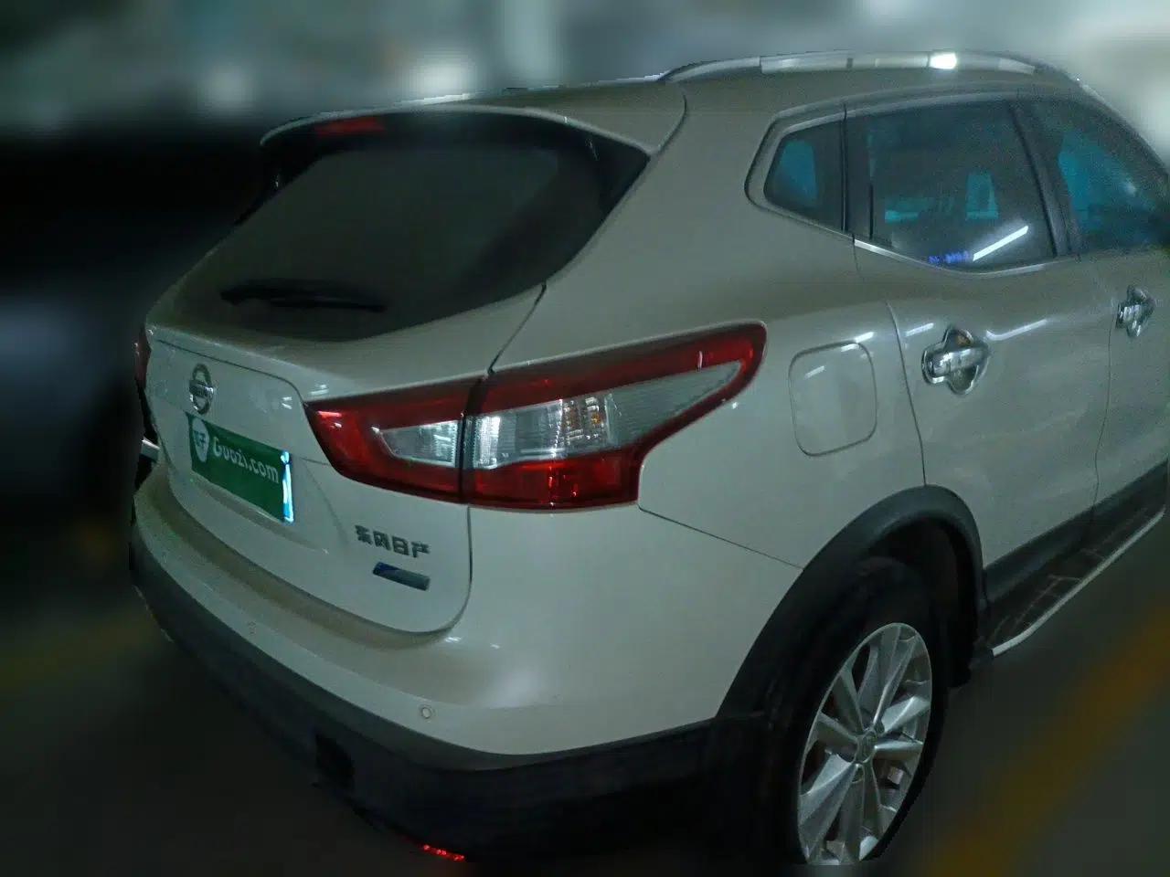 Nissan Qashqai 2016 2.0L CVT Elite Edition — миниатюра 6