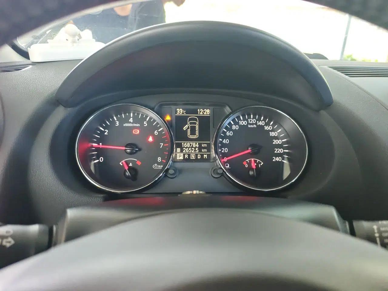 Nissan Qashqai 2011 2.0 XL Fire CVT 2WD — миниатюра 11