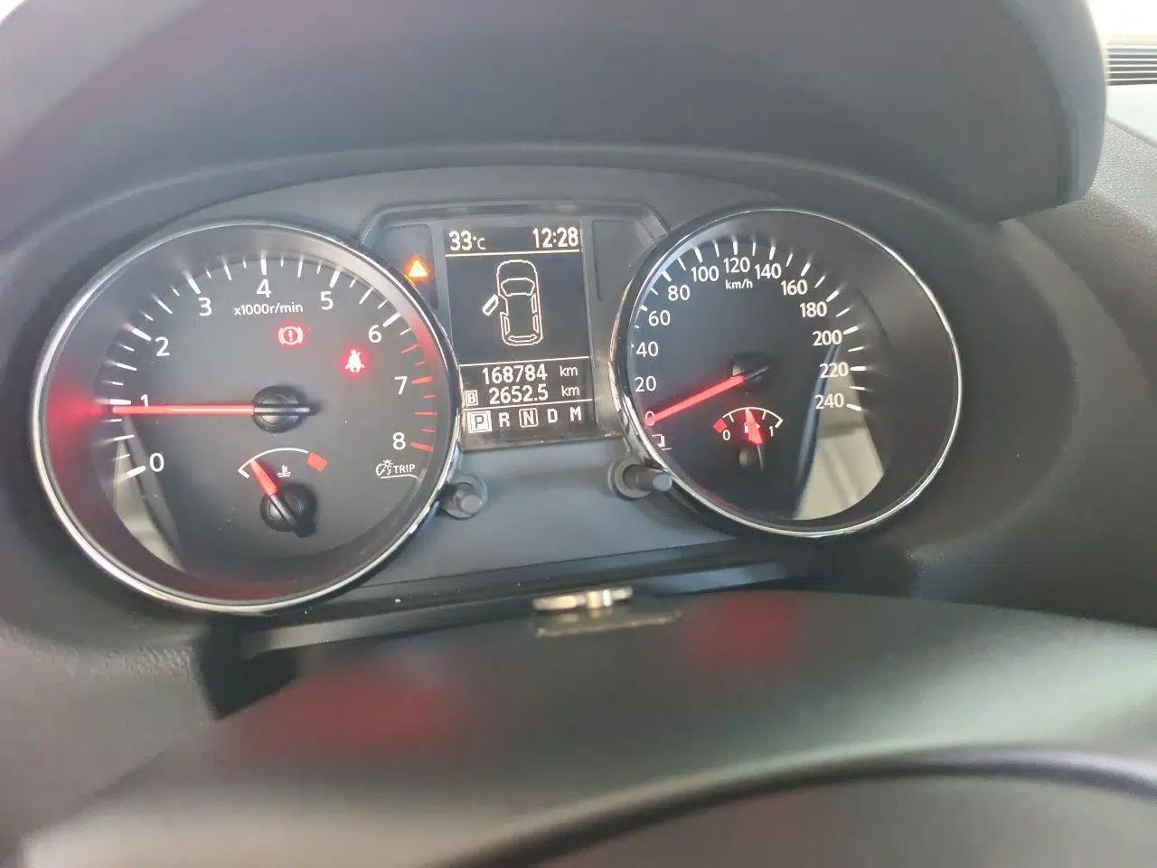 Nissan Qashqai 2011 2.0 XL Fire CVT 2WD — миниатюра 12