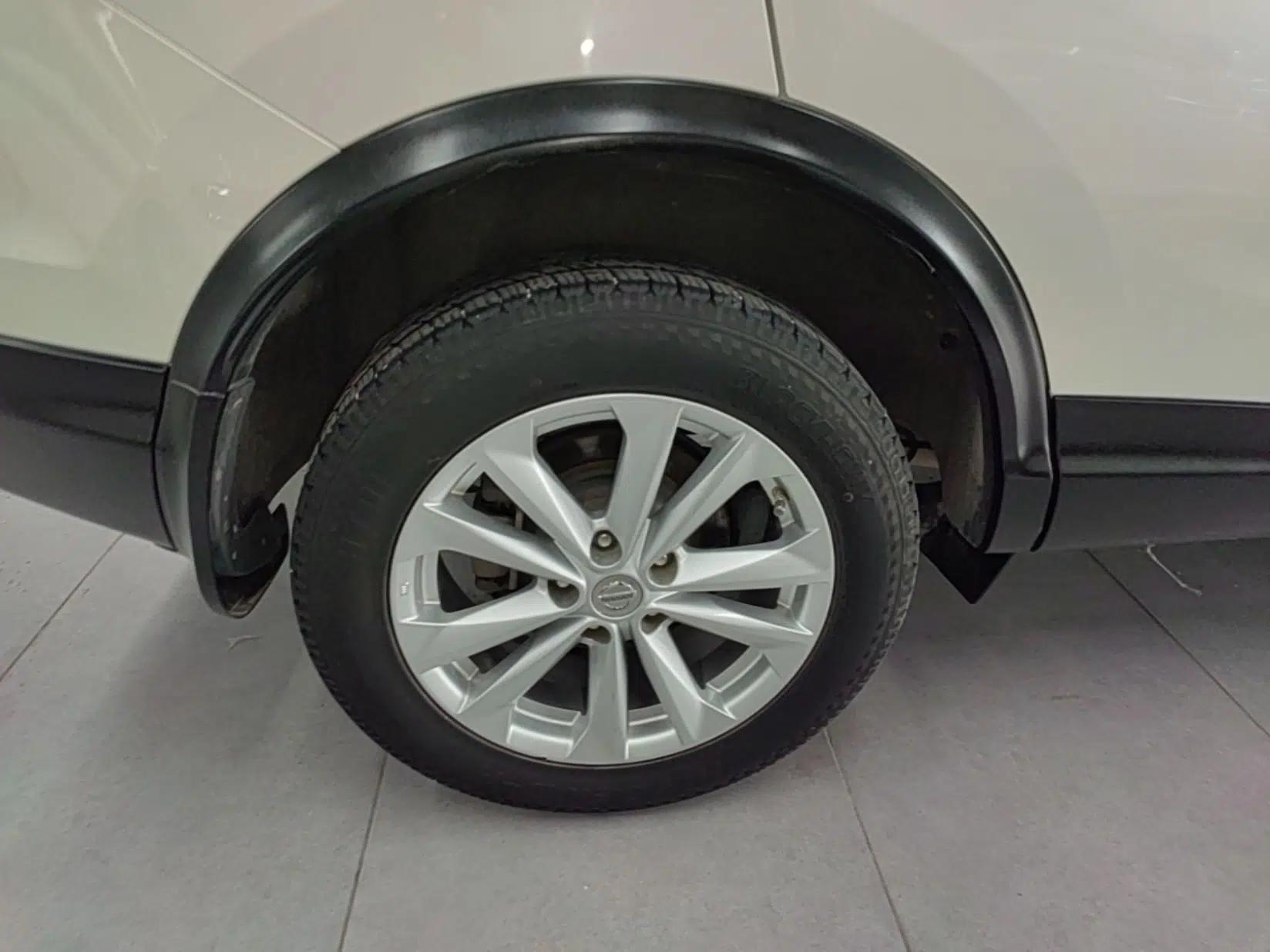 Nissan Qashqai 2016 2.0L CVT Elite Edition — миниатюра 11