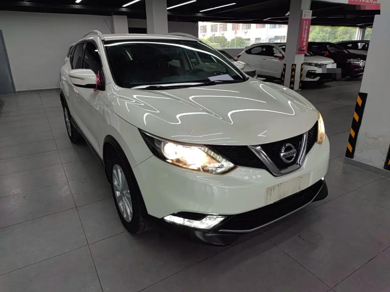 Nissan Qashqai 2016 2.0L CVT Elite Edition — миниатюра 3