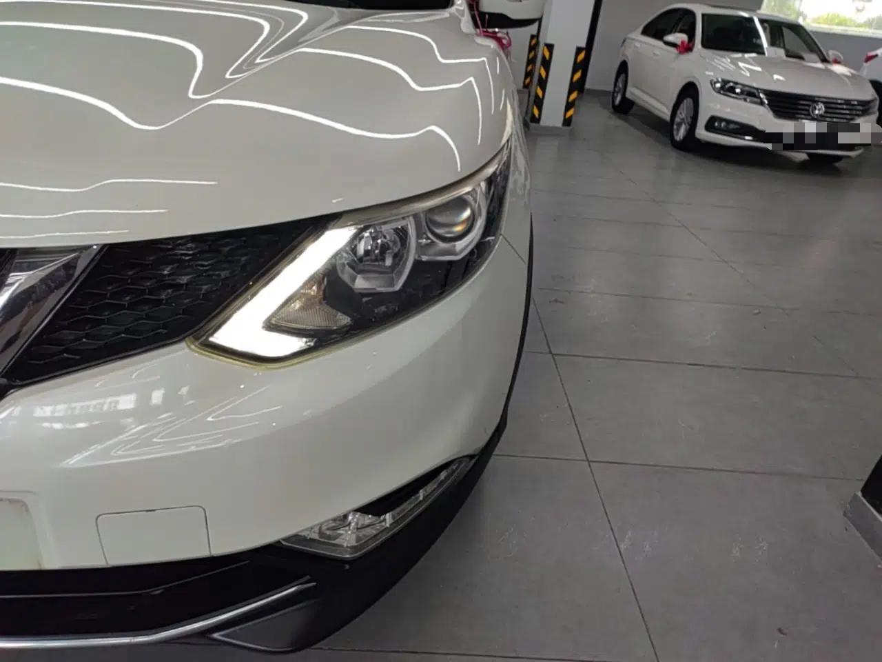 Nissan Qashqai 2016 2.0L CVT Elite Edition — миниатюра 8