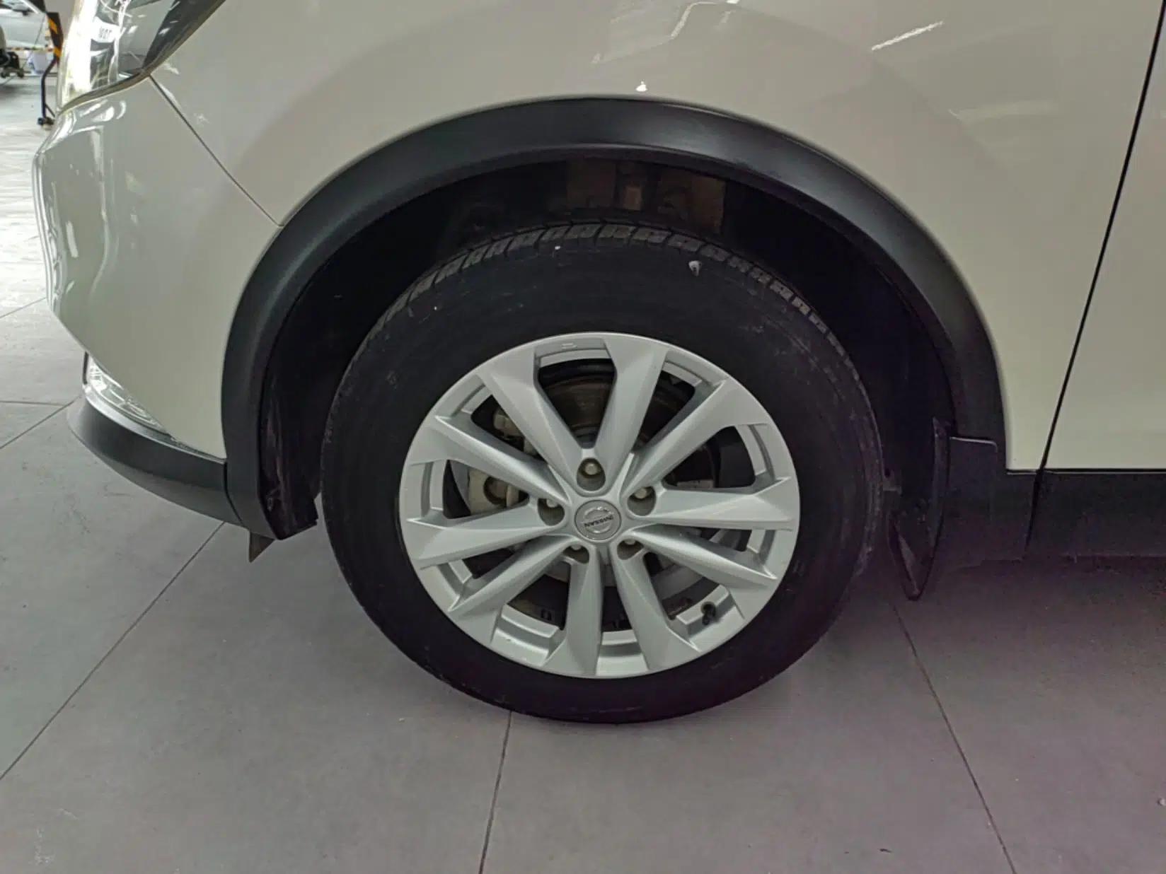 Nissan Qashqai 2016 2.0L CVT Elite Edition — миниатюра 10
