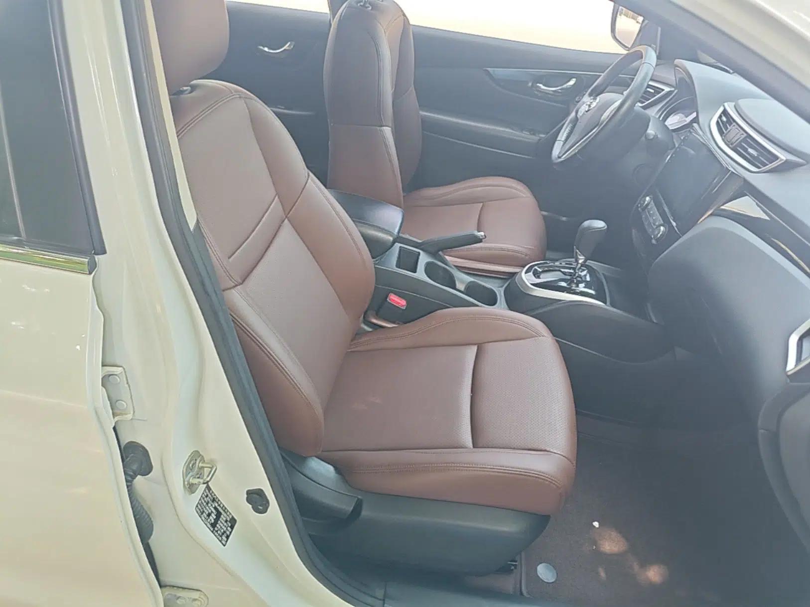 Nissan Qashqai 2016 2.0L CVT Luxury Edition — миниатюра 19