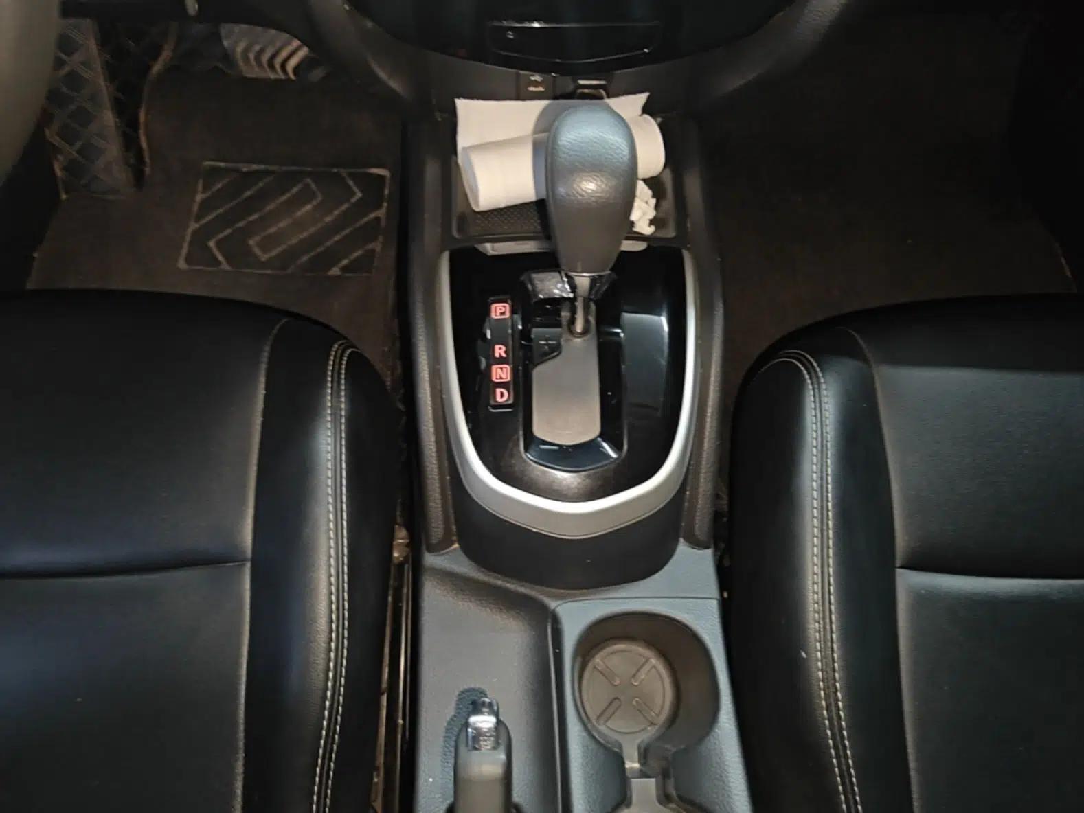Nissan Qashqai 2016 2.0L CVT Elite Edition — миниатюра 16