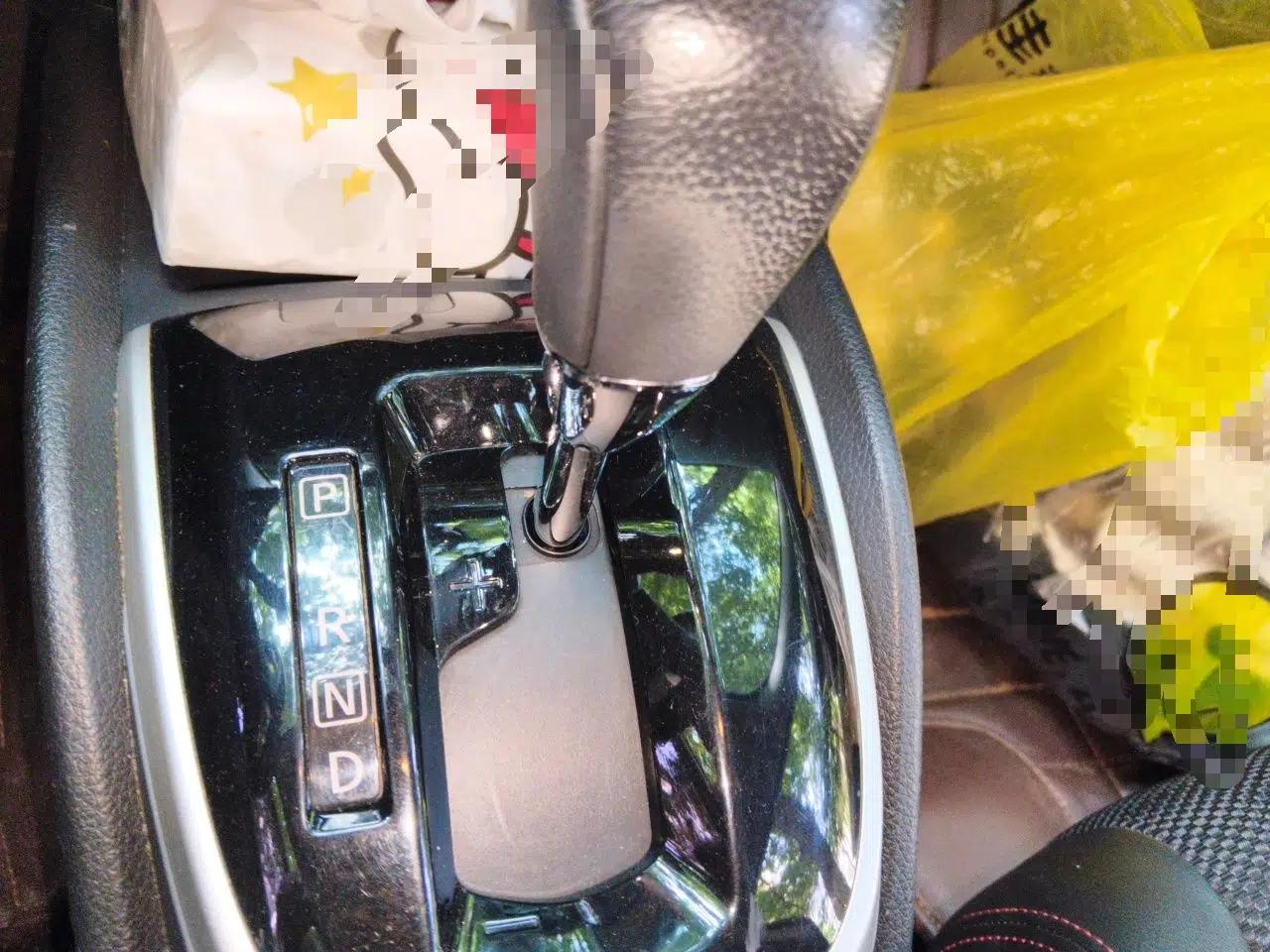 Nissan Qashqai 2016 2.0L CVT Luxury Edition — миниатюра 14