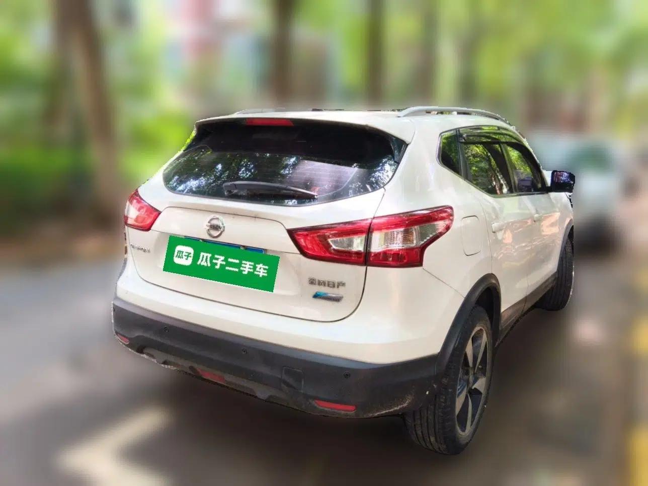 Nissan Qashqai 2016 2.0L CVT Luxury Edition — миниатюра 6