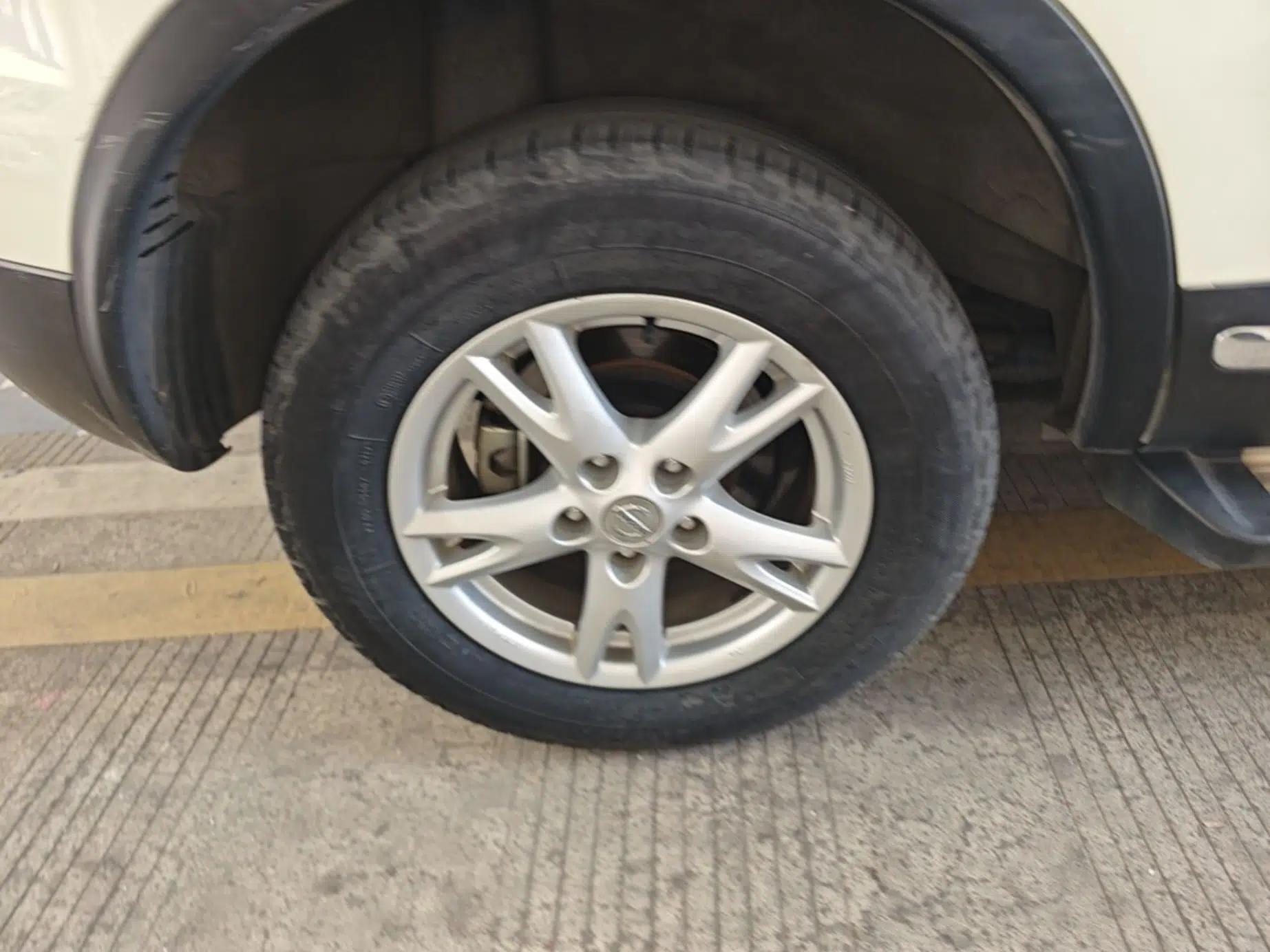 Nissan Qashqai 2012 2.0 XL Fire CVT 2WD — миниатюра 11