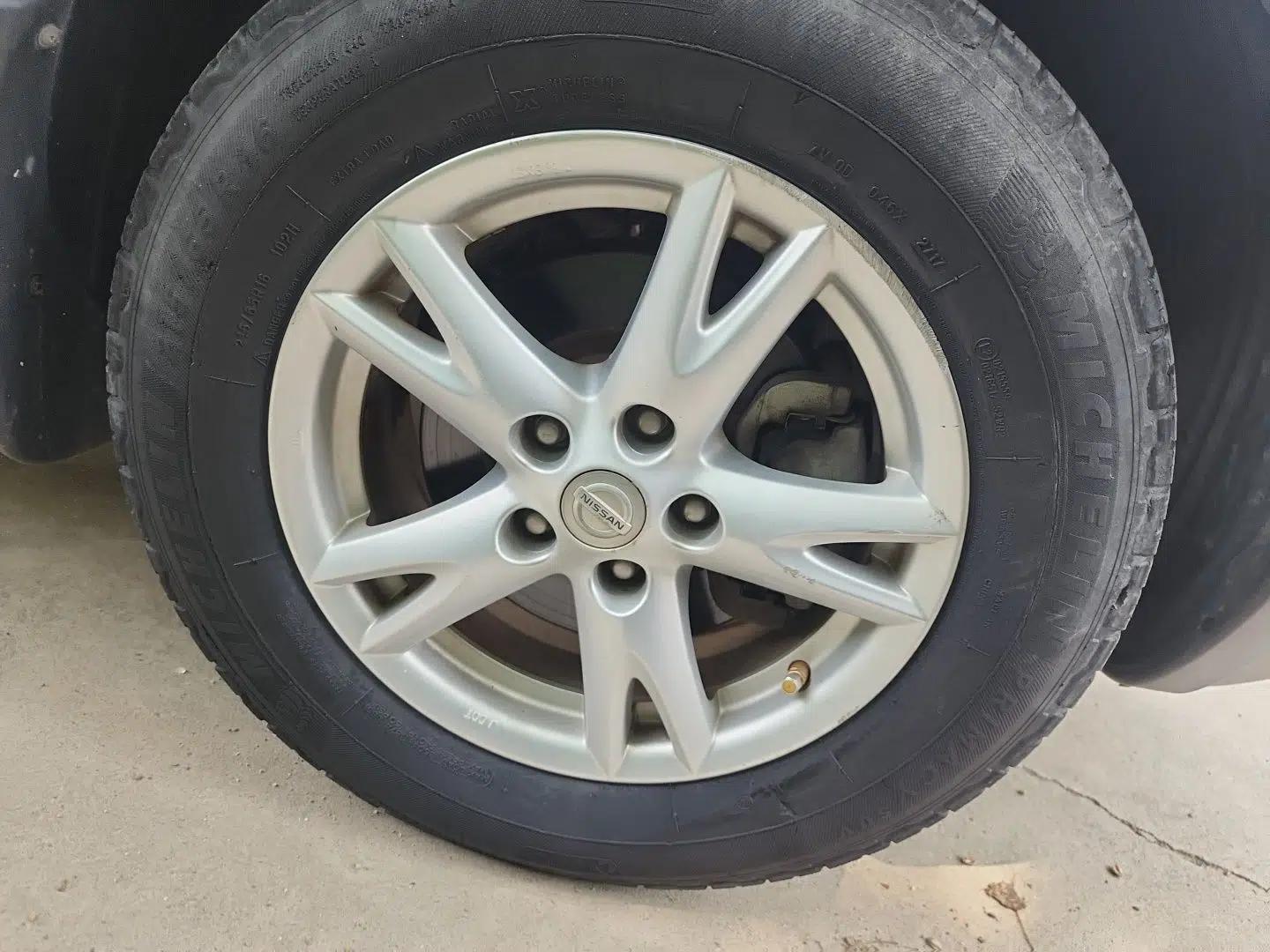 Nissan Qashqai 2012 2.0 XL Fire CVT 2WD — миниатюра 8