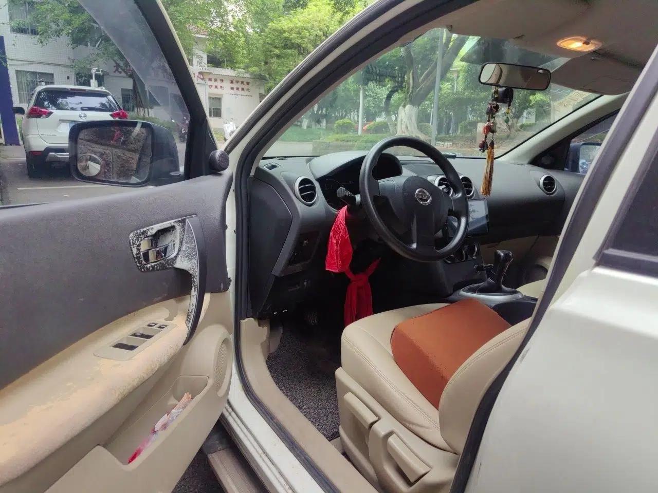 Nissan Qashqai 2012 1.6XE Wind 5MT 2WD — миниатюра 16