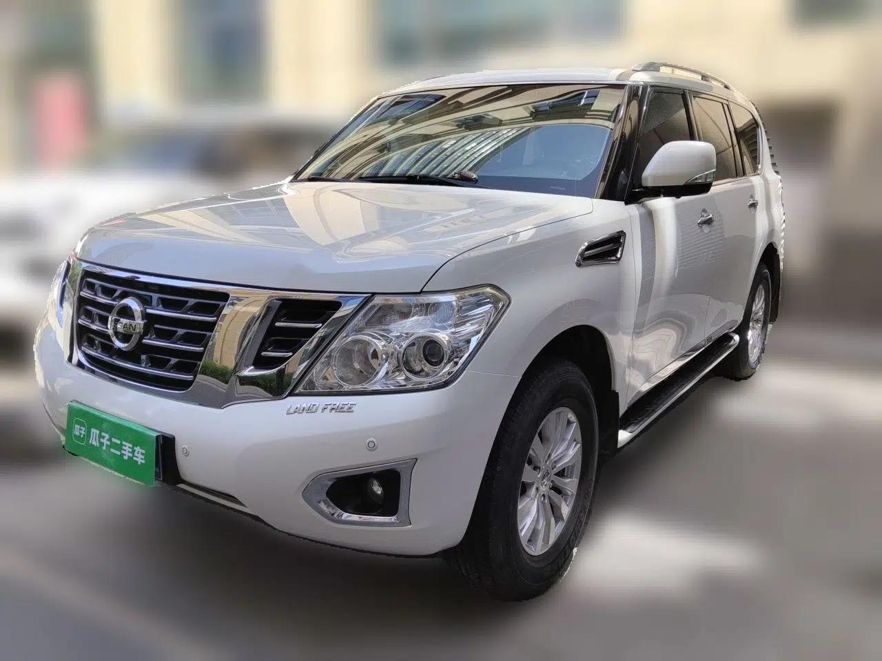Nissan Patrol G-Class Tuluo 7-Seater 4.0 — миниатюра 1