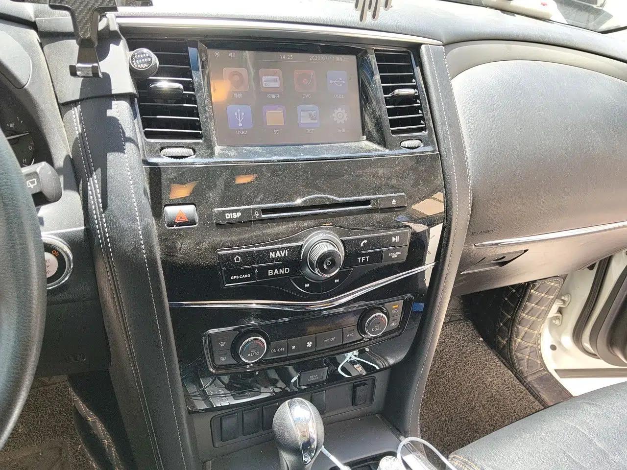 Nissan Patrol G-Class Tuluo 7-Seater 4.0 — миниатюра 13