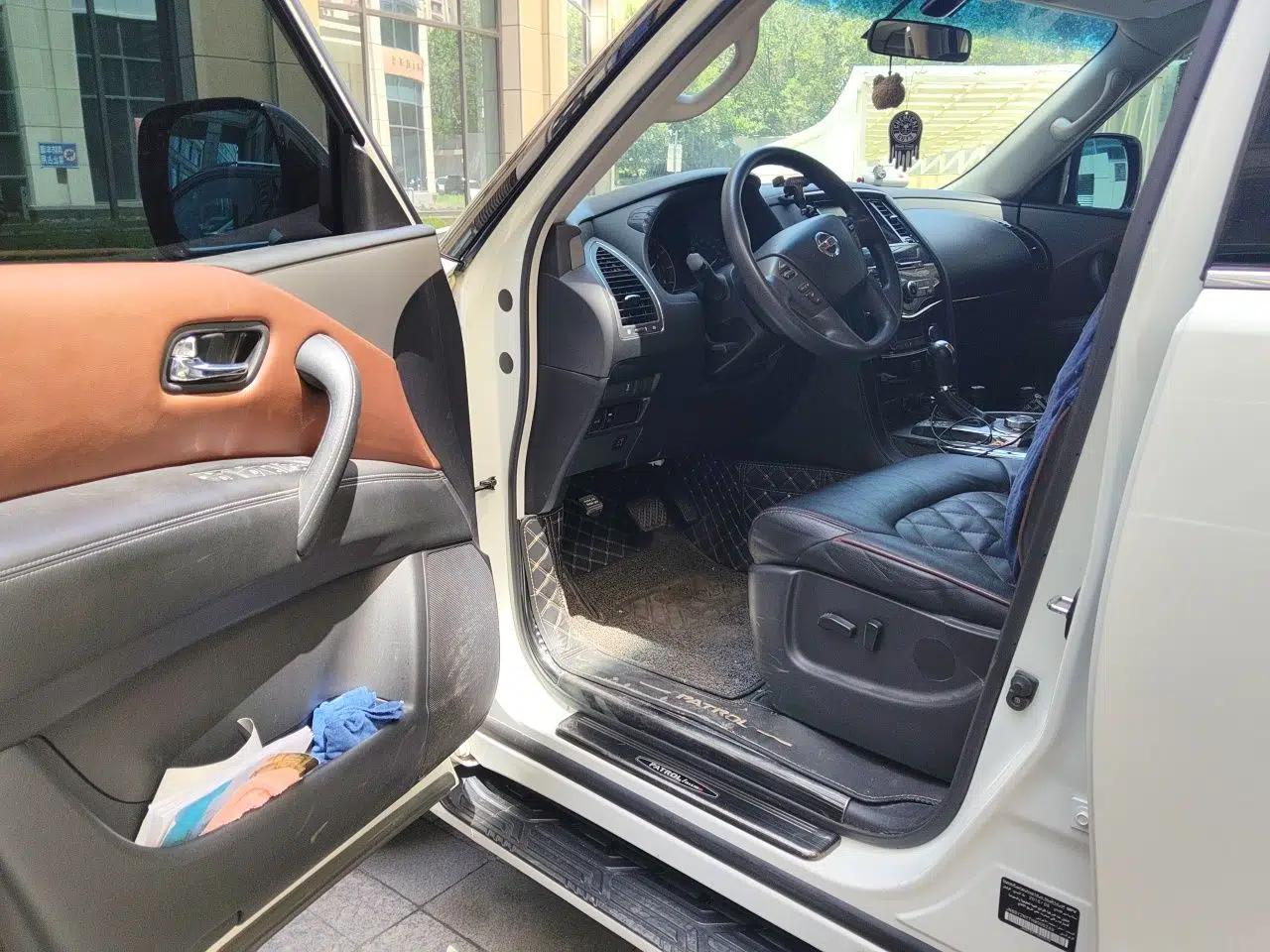 Nissan Patrol G-Class Tuluo 7-Seater 4.0 — миниатюра 16