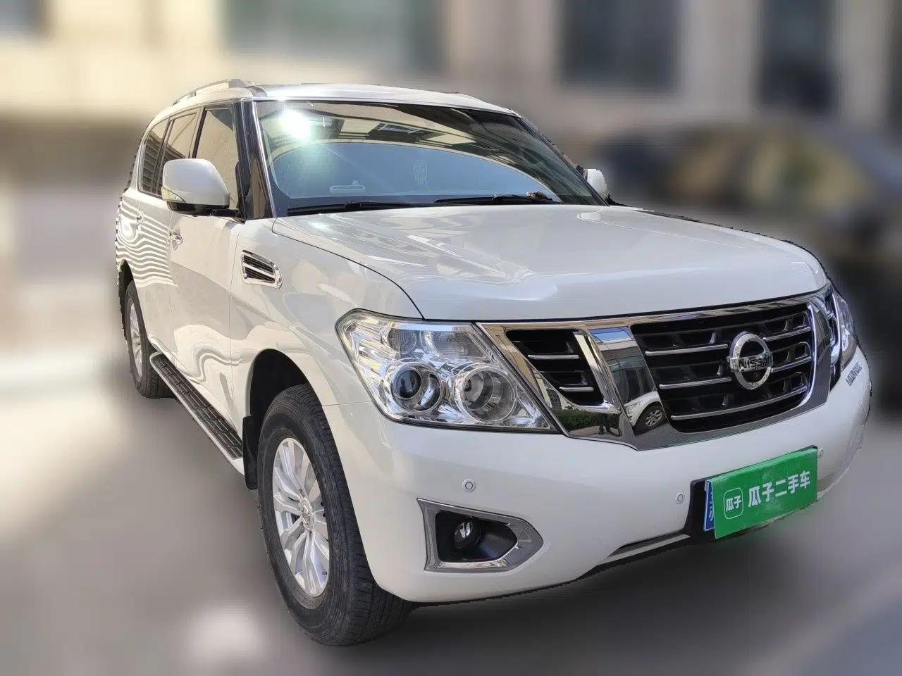Nissan Patrol G-Class Tuluo 7-Seater 4.0 — миниатюра 3