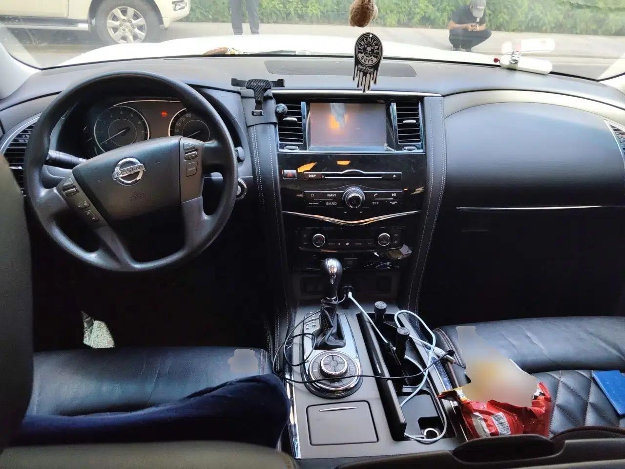 Nissan Patrol G-Class Tuluo 7-Seater 4.0 — миниатюра 9