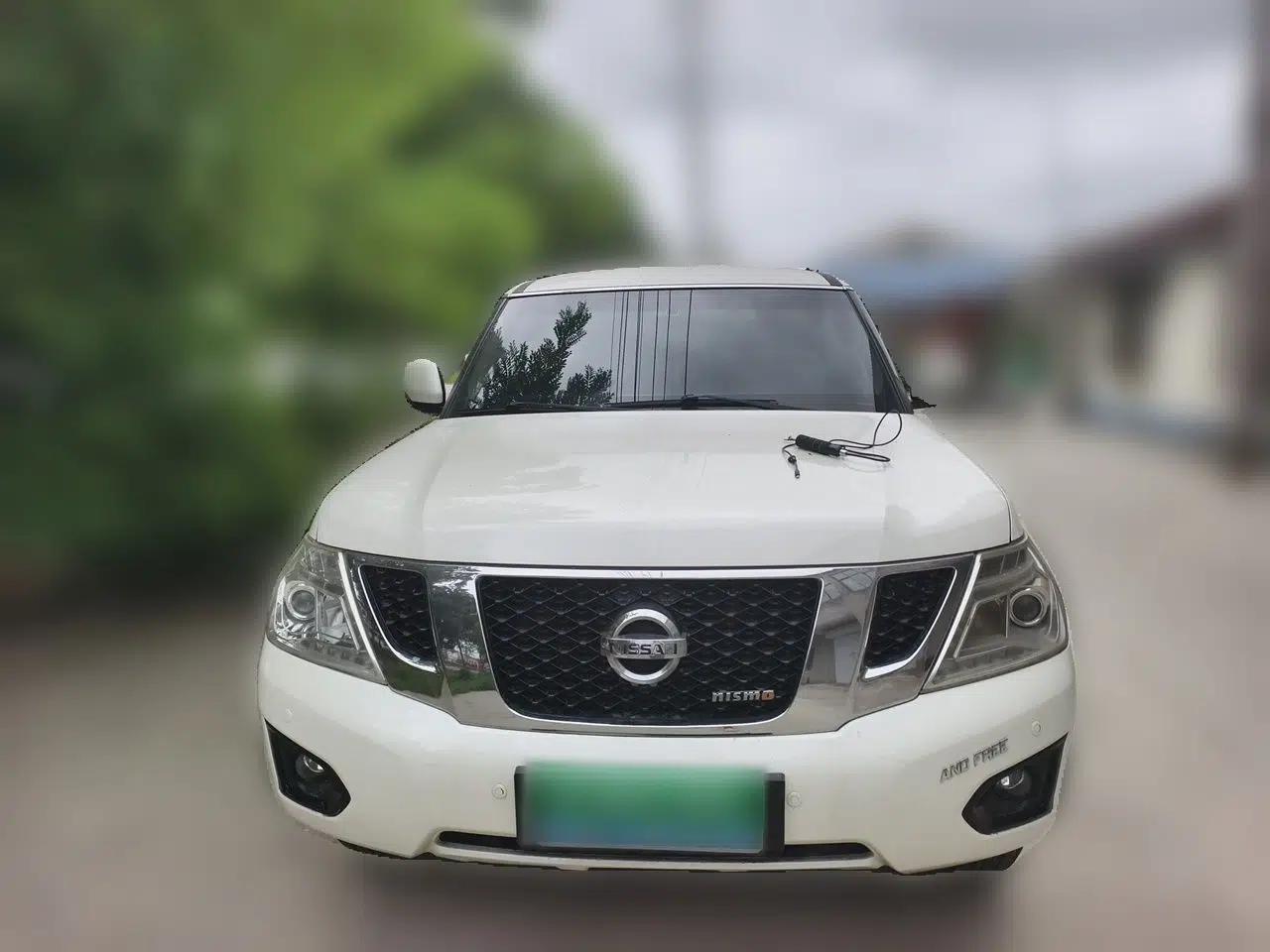 Nissan Patrol 4.0L Automatic 7-Seater (Parallel Import) — миниатюра 2