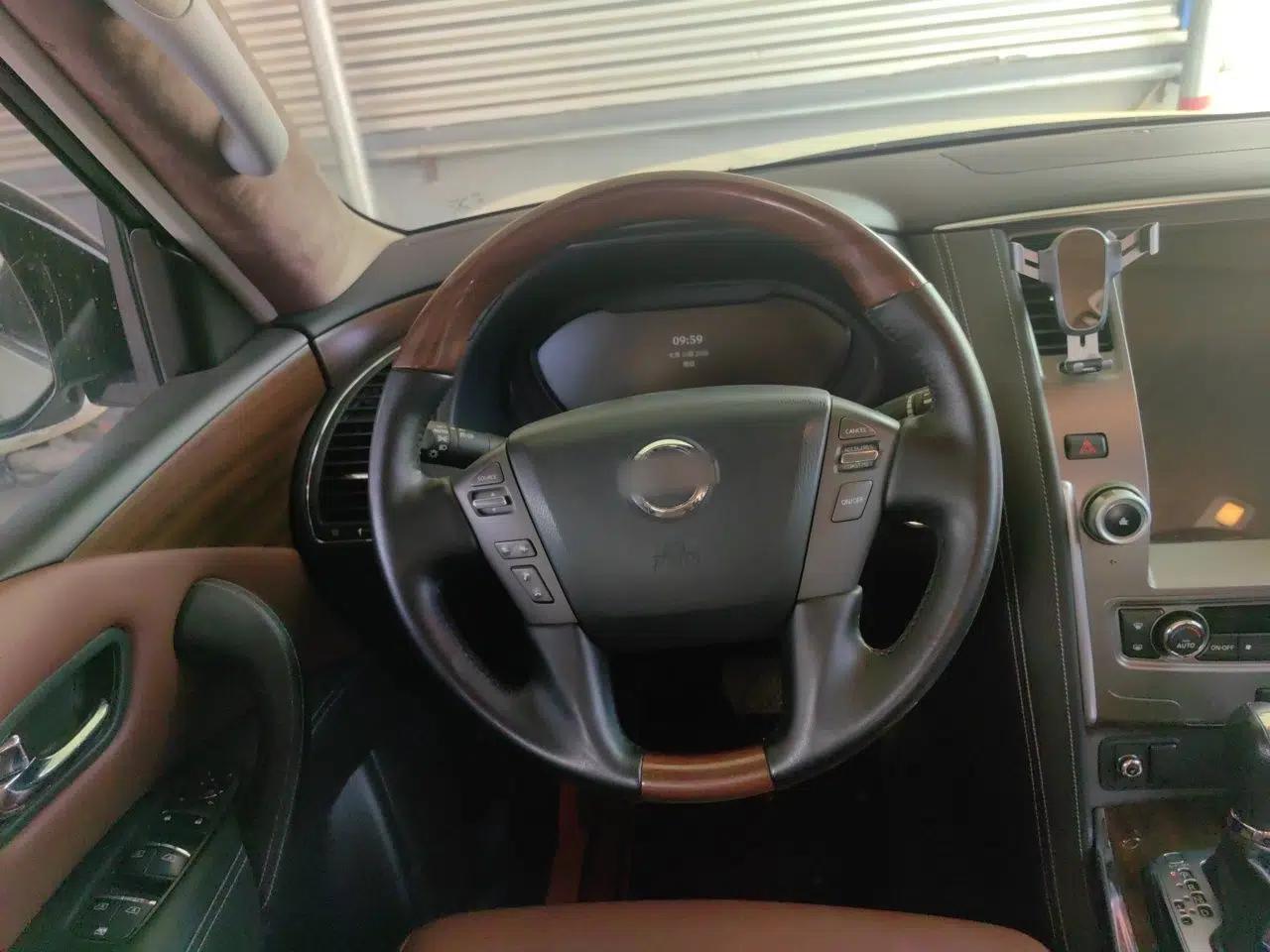 Nissan Patrol 2018 4.0L SE Middle East Version — миниатюра 10