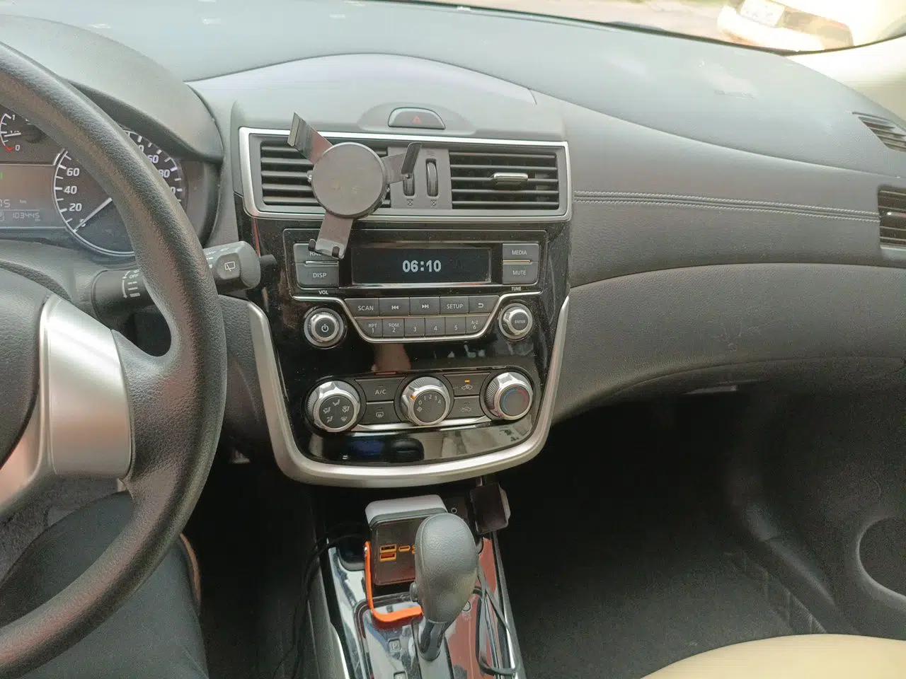 Nissan Tiida 2016 1.6L CVT Cool Dynamic Edition — миниатюра 13
