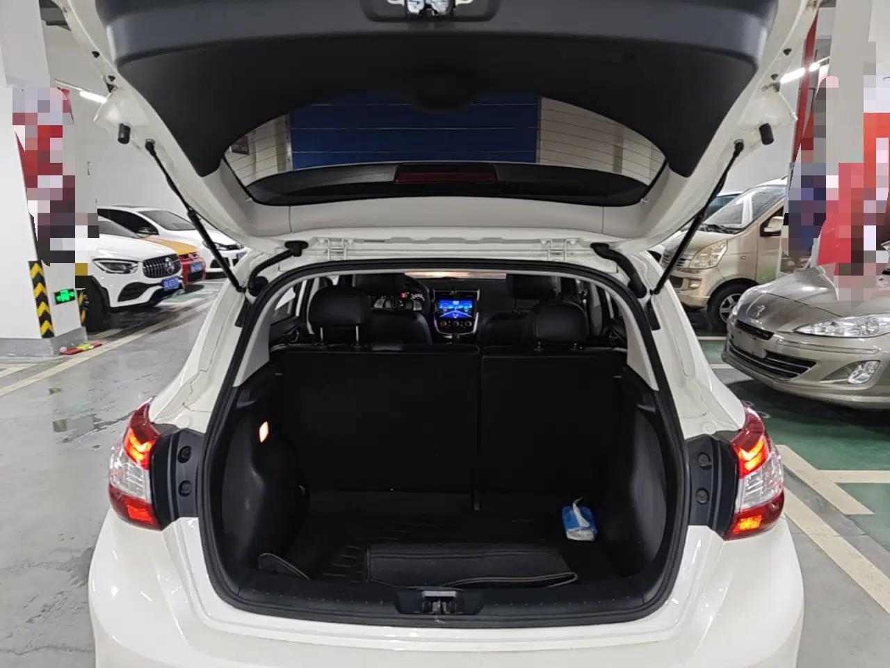 Nissan Tiida 2021 1.6L CVT Cool Edition — миниатюра 22
