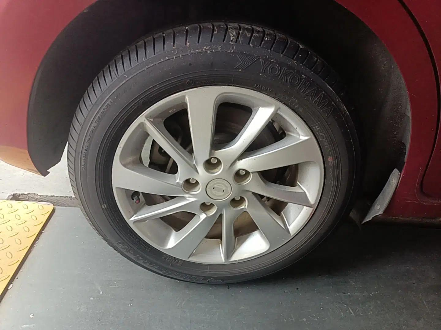 Nissan Tiida 2016 1.6L CVT Cool Dynamic Edition — миниатюра 11