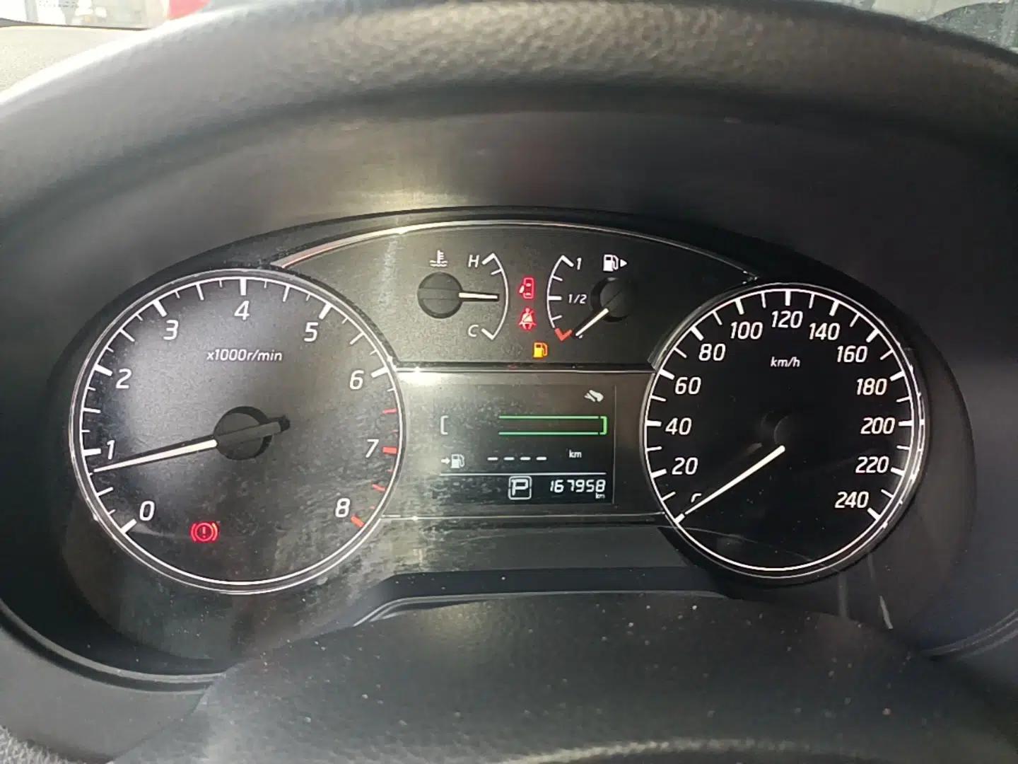 Nissan Tiida 2016 1.6L CVT Cool Dynamic Edition — миниатюра 14