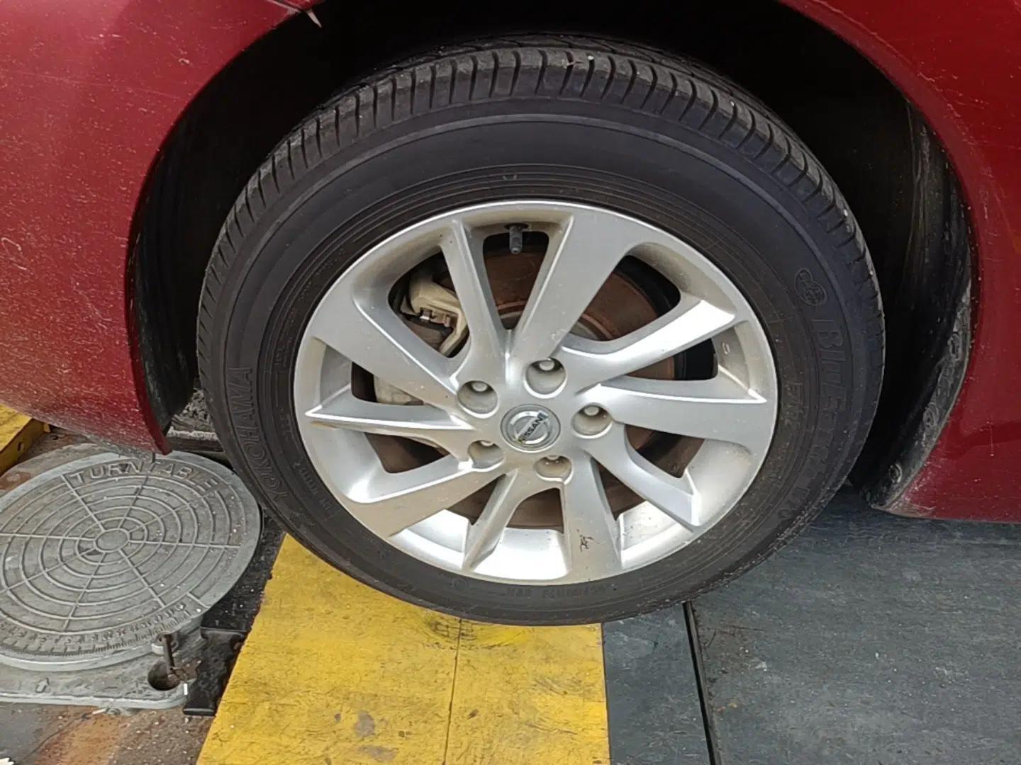 Nissan Tiida 2016 1.6L CVT Cool Dynamic Edition — миниатюра 10