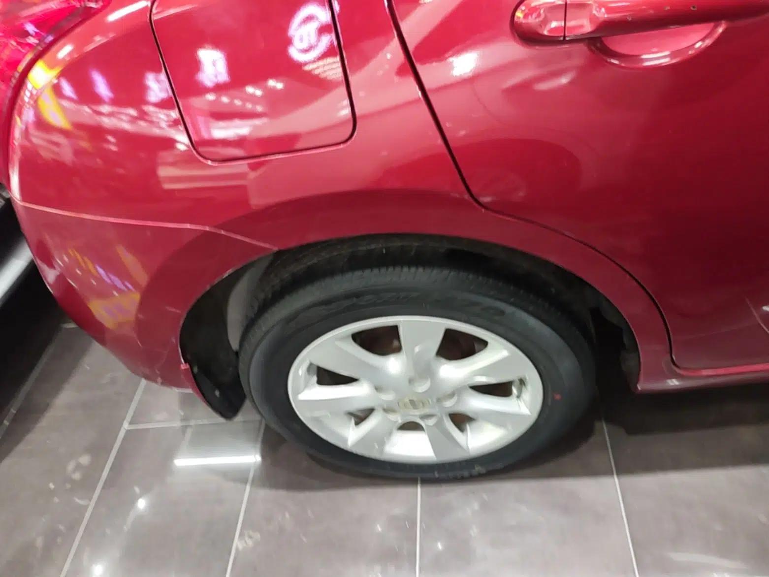 Nissan Tiida 2014 1.6L CVT Comfort Model — миниатюра 11