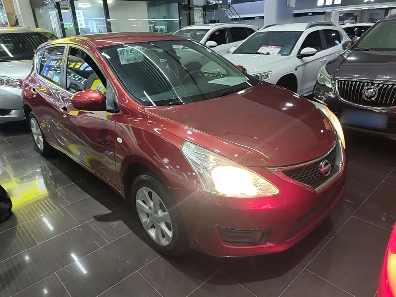 Nissan Tiida 2014 1.6L CVT Comfort Model — миниатюра 3