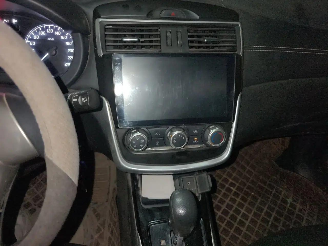Nissan Tiida 2016 1.6L CVT Cool Dynamic Edition — миниатюра 13