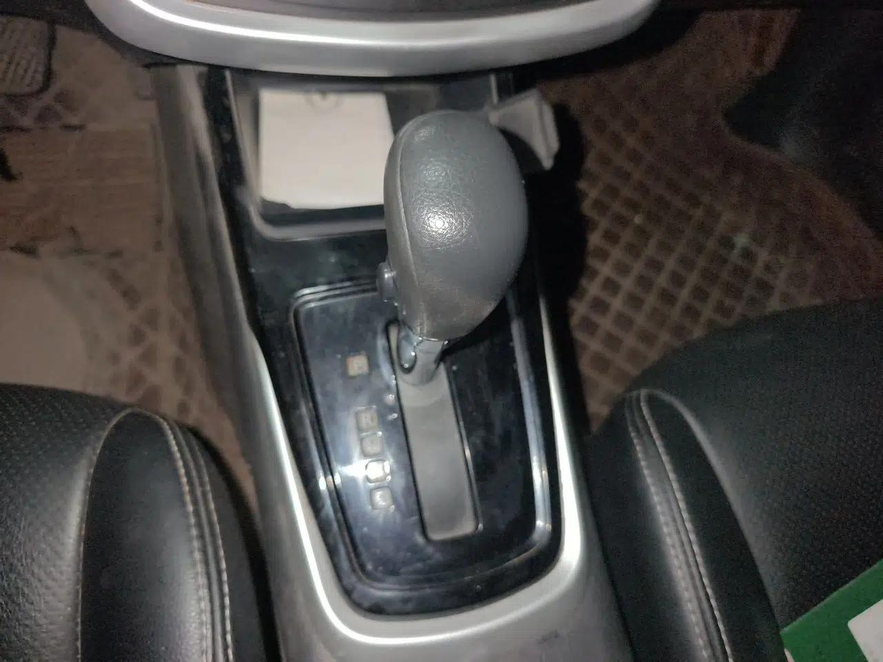 Nissan Tiida 2016 1.6L CVT Cool Dynamic Edition — миниатюра 14