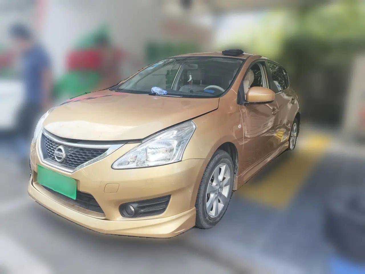 Nissan Tiida 2011 1.6L Manual Comfort Edition — миниатюра 1