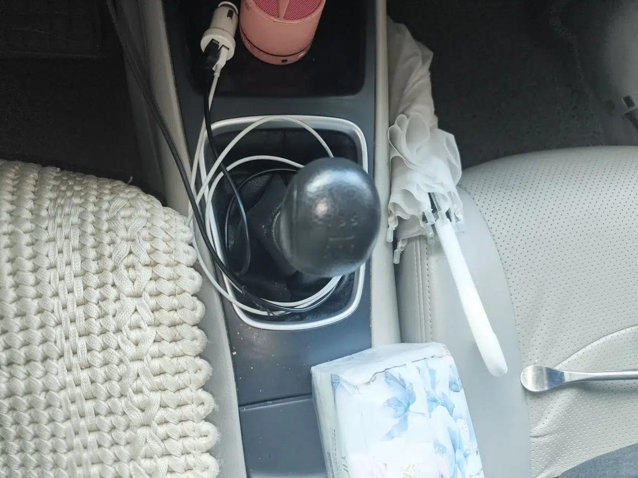Nissan Tiida 2011 1.6L Manual Comfort Edition — миниатюра 14
