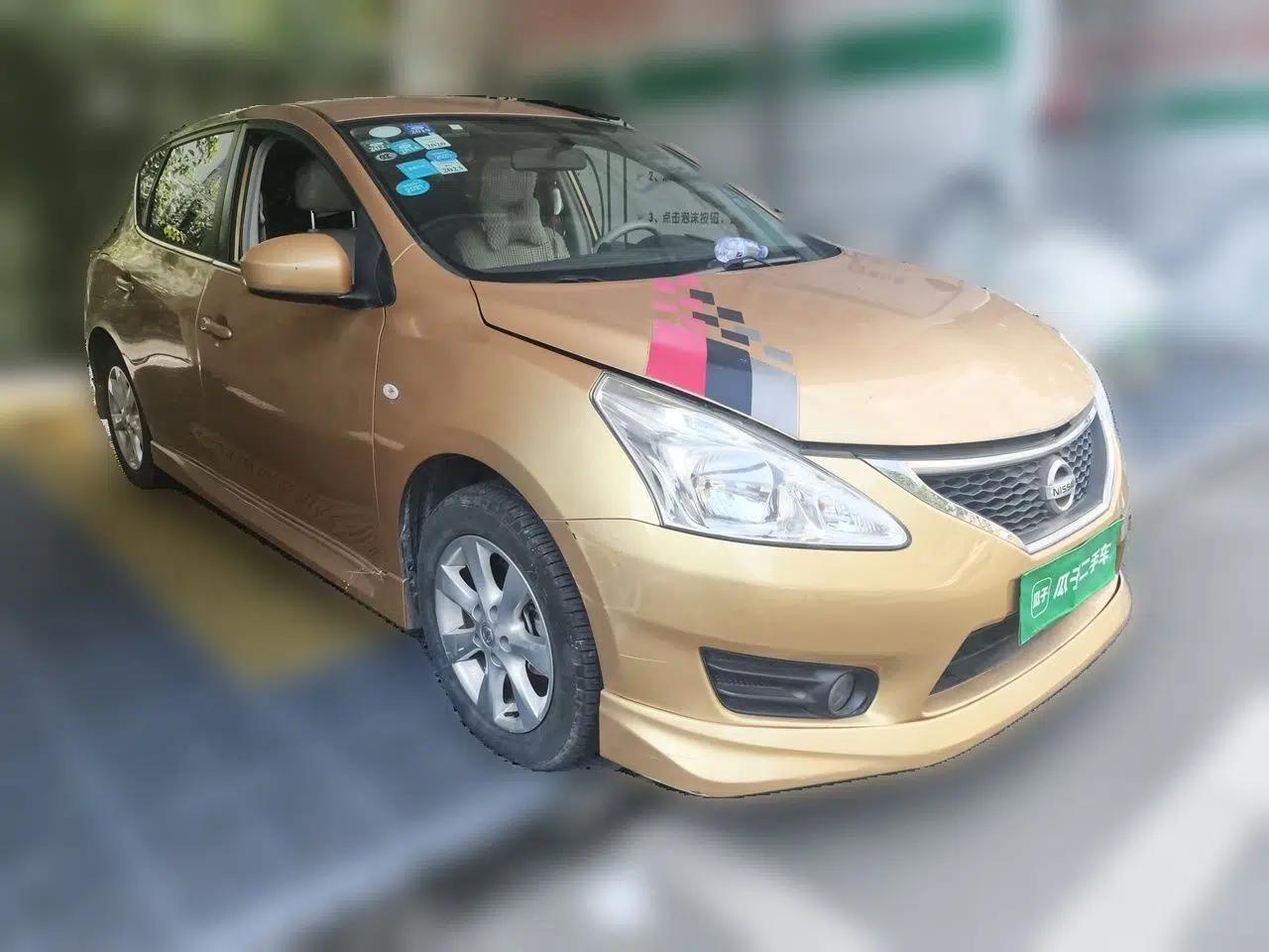 Nissan Tiida 2011 1.6L Manual Comfort Edition — миниатюра 3