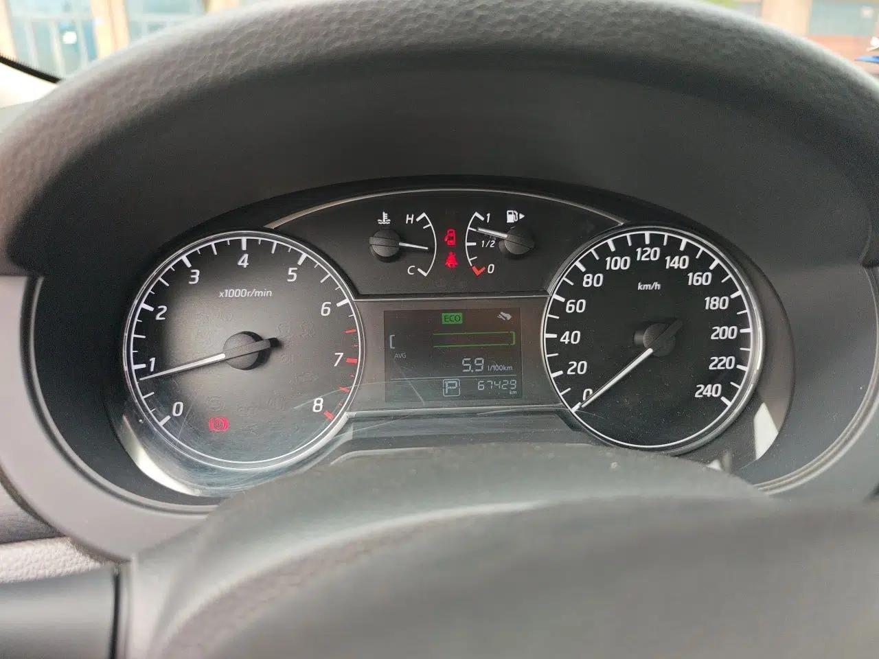 Nissan Tiida 2019 1.6L CVT Cool Edition China VI Standard — миниатюра 11
