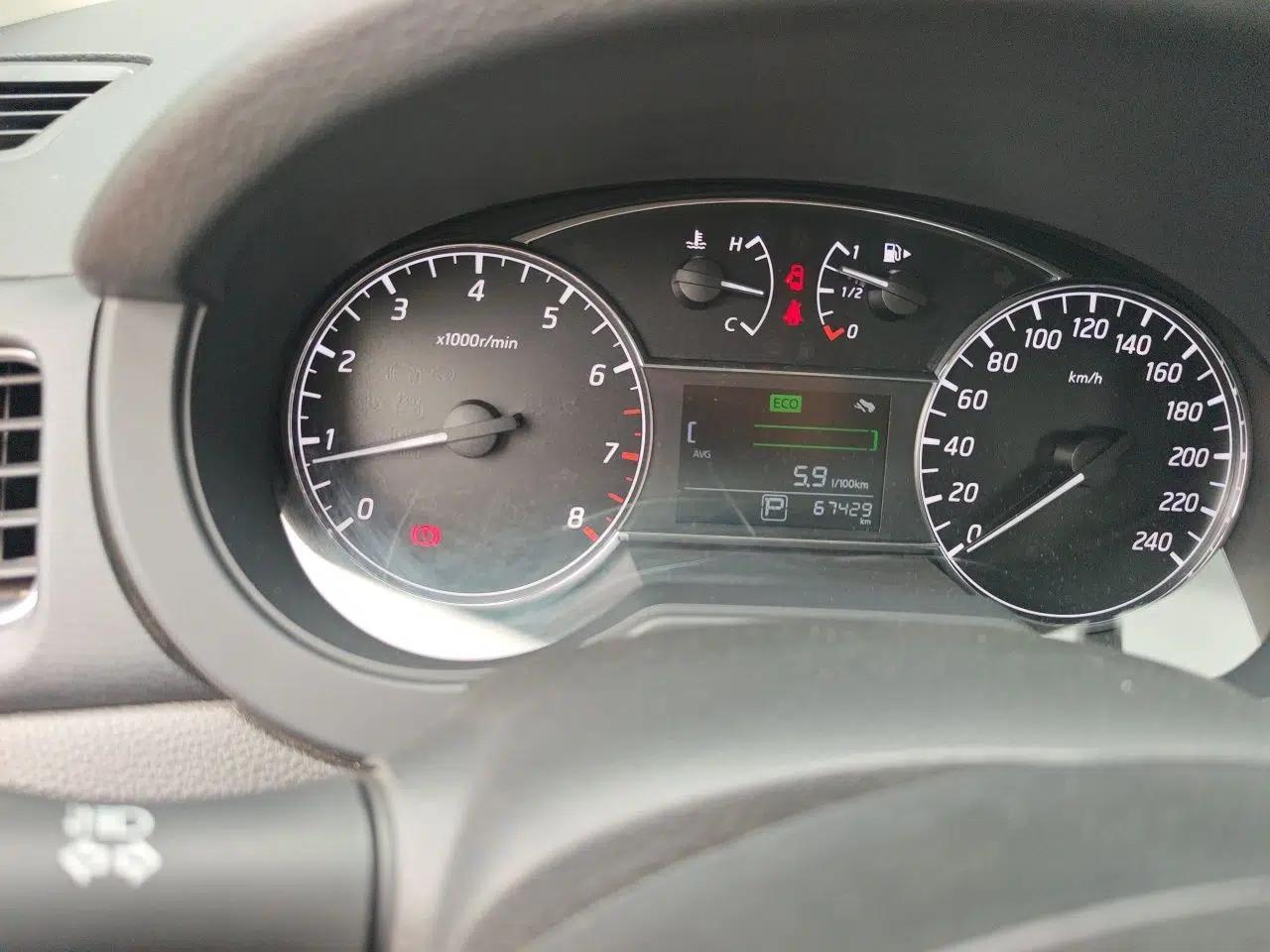 Nissan Tiida 2019 1.6L CVT Cool Edition China VI Standard — миниатюра 12